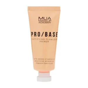 Base de teint MUA PRO BASE Mattifying Flawless Primer, lisse la peau et matifie le teint pour un maquillage longue tenue, idéale pour peaux mixtes à grasses, disponible en parapharmacie à Kénitra et parapharmacie en ligne.