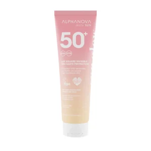 ALPHANOVA Lait solaire invisible très haute protection SPF 50+, protection solaire naturelle, disponible en parapharmacie à Kénitra et sur notre parapharmacie en ligne
